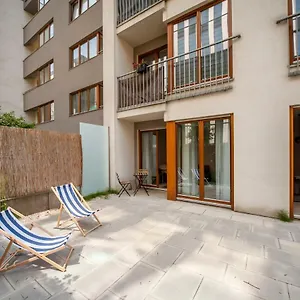 Very Berry - Maratonska 3 - Business Apartment, Garden, Check In 24h Poznań