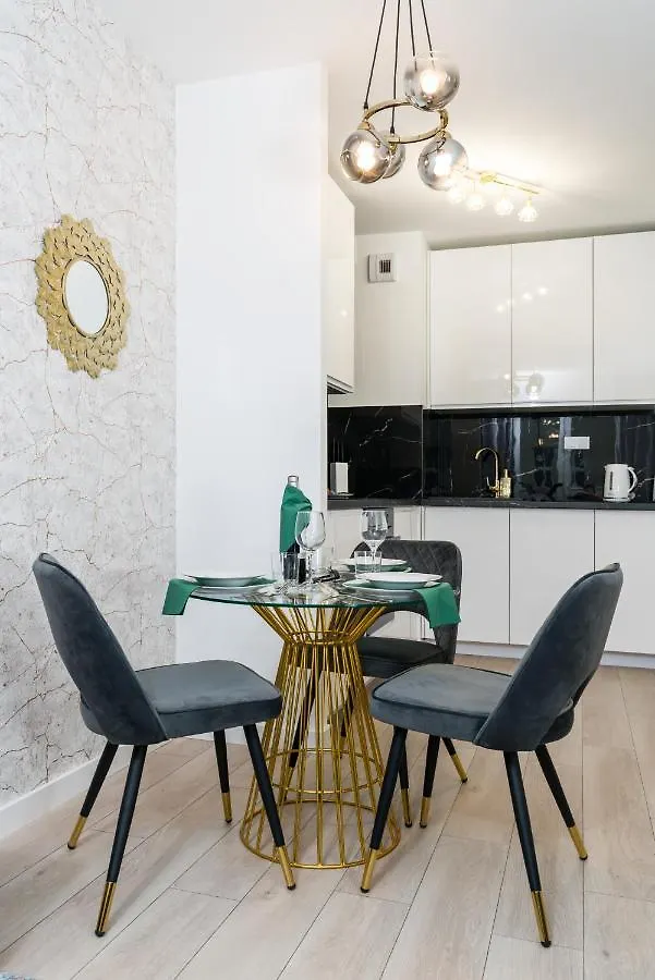Luxurious Apartment Sikorskiego Poznan By Renters Prestige 0*,  Poland